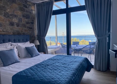 Bed, View (from property/room), Balcony/Terrace, Bedroom, Sea view