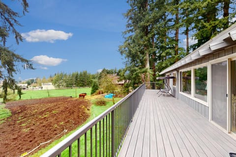 Pacific Prairie House in Woodinville