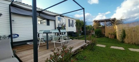 Chez Elvis et Agnès, logement climatisé House in Jura