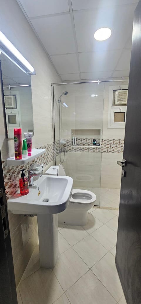 Luxury 2 Bedroom Apartment Balcony Kitchen in Sharjah Apartment in Al Sharjah