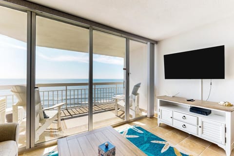 Ocean Vibes Apartment in Garden City