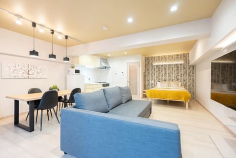 Bed, Kitchen or kitchenette, Living room, Seating area, Dining area, Bedroom