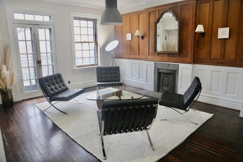 CWE Luxury La Maison Modern Villa in Saint Louis