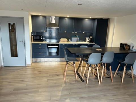 Coffee/tea facilities, Kitchen or kitchenette, Dining area, minibar, pet friendly, stove, toaster