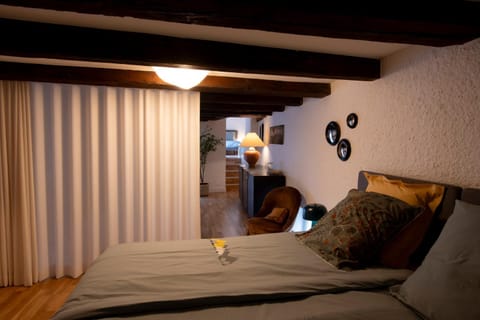 Bed, Living room, Seating area