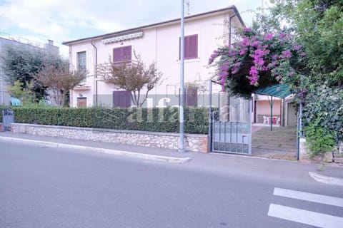 Property building, Neighbourhood, Street view