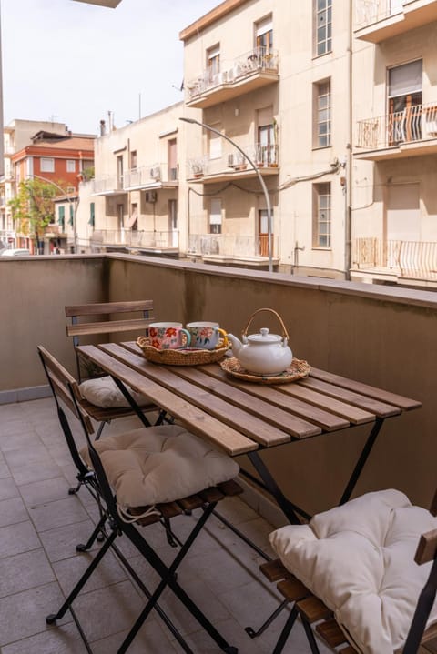 Property building, Day, View (from property/room), Balcony/Terrace, Seating area, Dining area