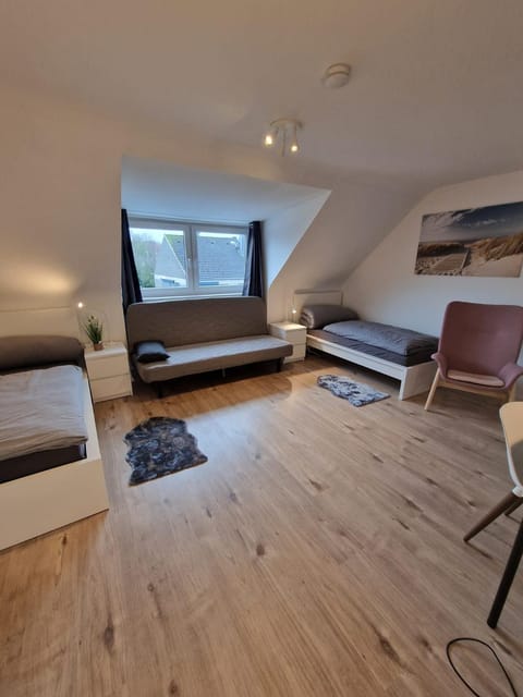 Bed, TV and multimedia, Living room, Bedroom