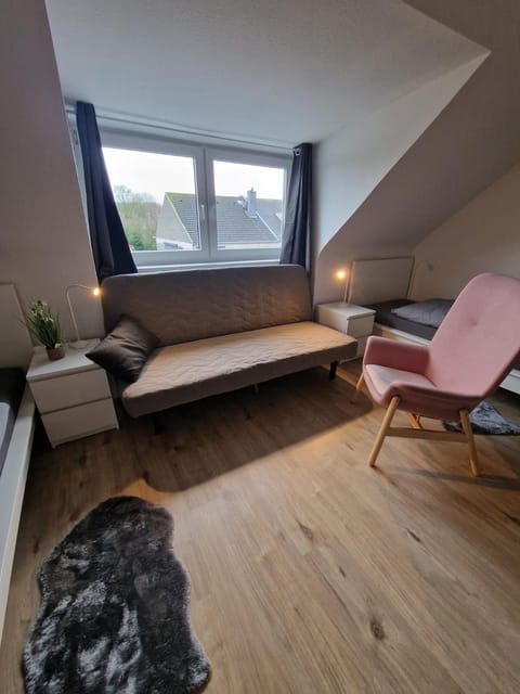 Seating area, Bedroom