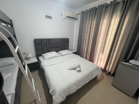 TV and multimedia, Photo of the whole room, Bedroom, towels, air conditioner