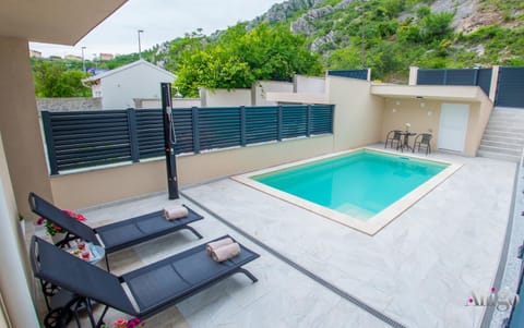 Patio, Pool view, Swimming pool, sunbed