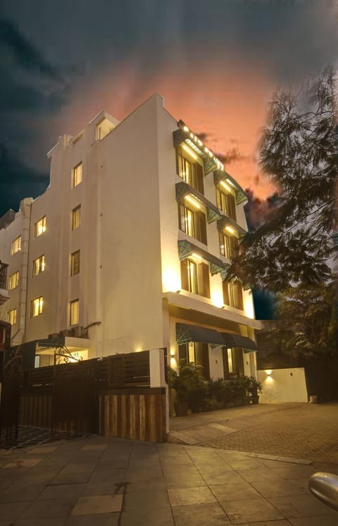 Property building, Night