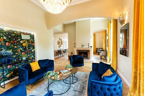 Communal lounge/ TV room