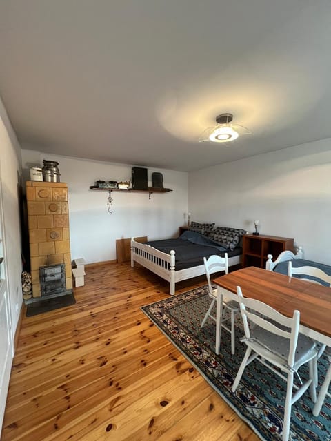 Bed, TV and multimedia, Dining area, Bedroom, flat iron