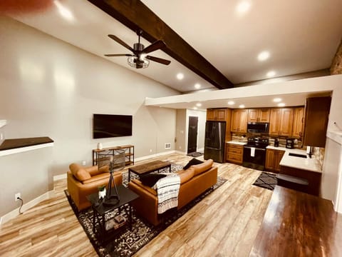 Kitchen or kitchenette, Living room