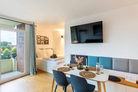 TV and multimedia, Seating area, Dining area