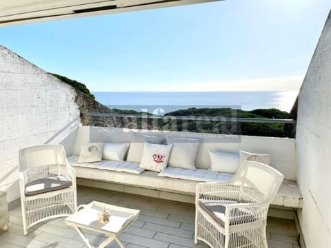 View (from property/room), Balcony/Terrace, Living room, Sea view