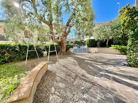 Day, Natural landscape, Garden, Garden view