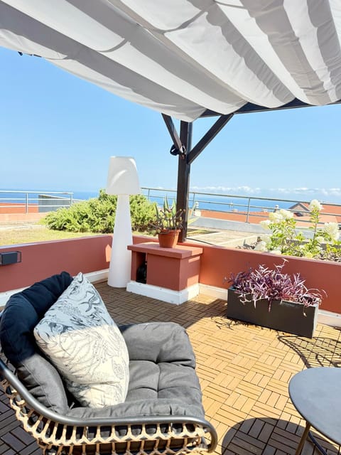 View (from property/room), Balcony/Terrace, Sea view