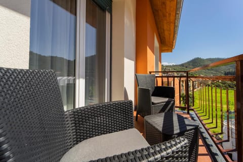 View (from property/room), Balcony/Terrace