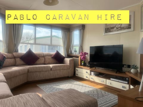3 Bedroom 8 Berth Caravan Towyn Campground/ 
RV Resort in Towyn