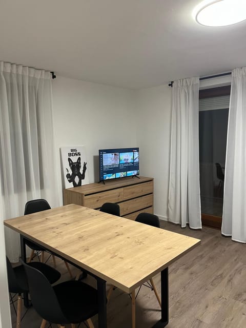 TV and multimedia, Dining area