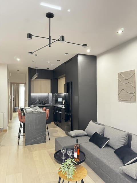 Kitchen or kitchenette, Seating area, Dining area