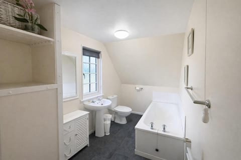 33 Tudor Court Chalet in Hayle