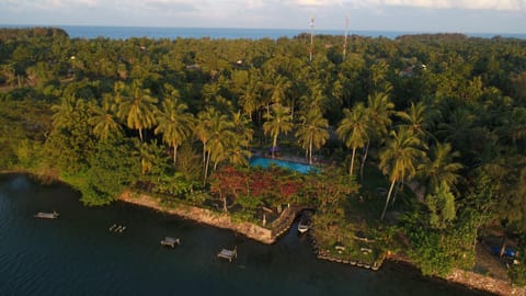 Lake view, Sea view, Swimming pool