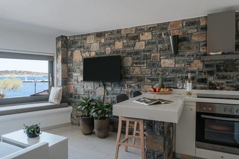 TV and multimedia, Dining area