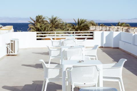Patio, Day, Natural landscape, View (from property/room), Balcony/Terrace, Balcony/Terrace, Seating area, Dining area, Mountain view, Sea view