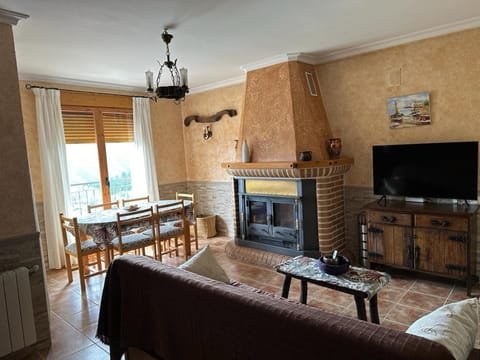 TV and multimedia, Living room, Dining area, flat iron