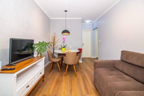 Communal lounge/ TV room, TV and multimedia, Dining area
