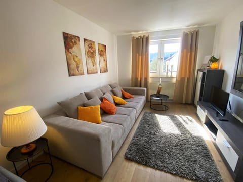 Communal lounge/ TV room, TV and multimedia, Living room, Seating area, Evening entertainment