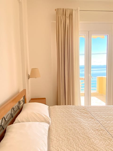 Bed, Photo of the whole room, Bedroom, Sea view