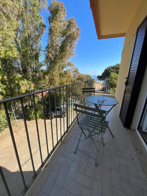 Natural landscape, View (from property/room), Balcony/Terrace
