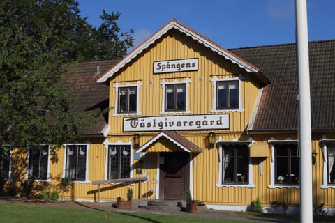 Property building, Restaurant/places to eat, Breakfast