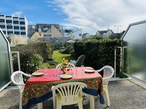 Appartement centre ville, au calme, jardin. Apartment in Quiberon