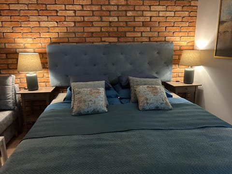 Bed, Living room, Photo of the whole room