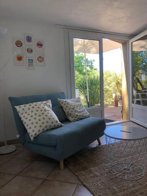 T2 - Rez de Jardin, proche de la mer Apartment in Hyères