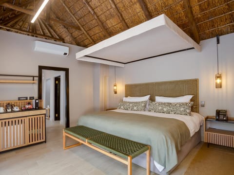 Bed, Coffee/tea facilities, Bedroom, air conditioner