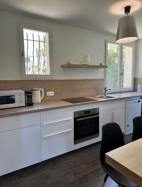 Villa Constance 3 Antibes - Spacieux logement en dernier étage Apartment in Antibes