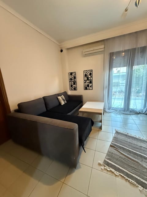 Living room, Seating area, air conditioner