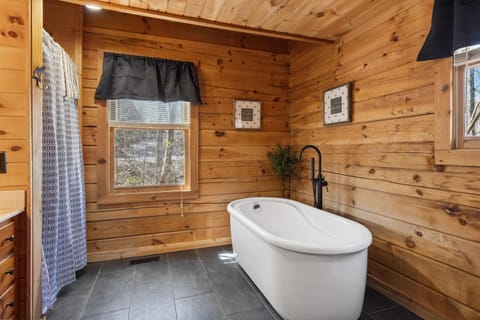 Shower, Toilet, Bathroom, Bath