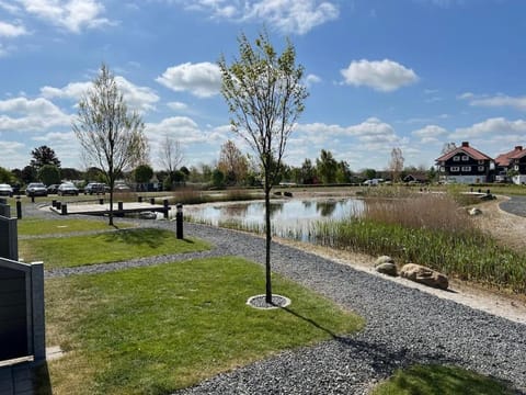 Fantastisk lejebolig med direkte udsigt til sø House in Bogense