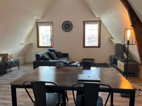 Living room, Seating area, Dining area