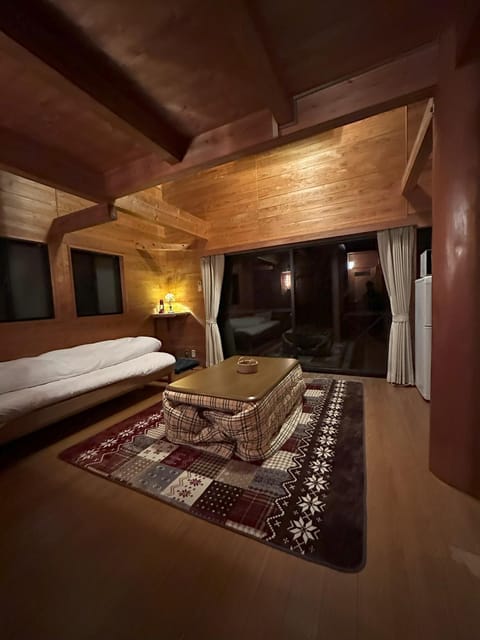 Patio, Photo of the whole room, Pets, pet friendly