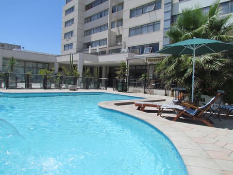 Patio, Restaurant/places to eat, Day, Garden, Pool view