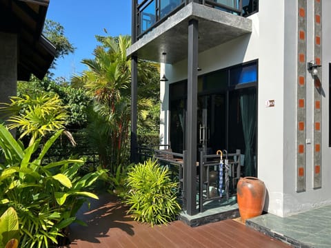 Property building, Patio, Spring, Day, Garden, View (from property/room), Balcony/Terrace, Garden view