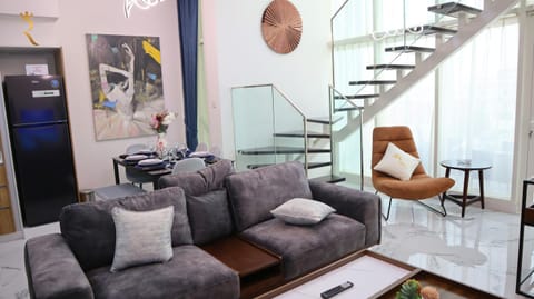 Living room, Seating area